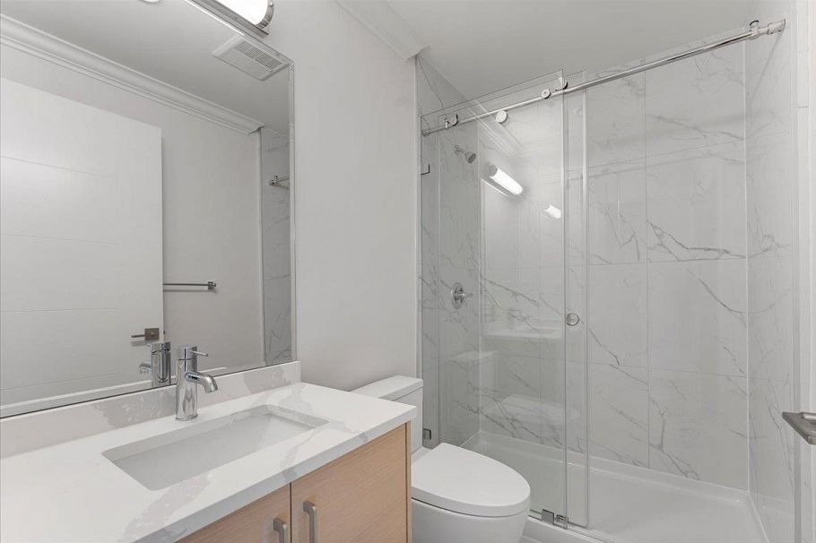 2229 W 16th Avenue Vancouver, BC - 30