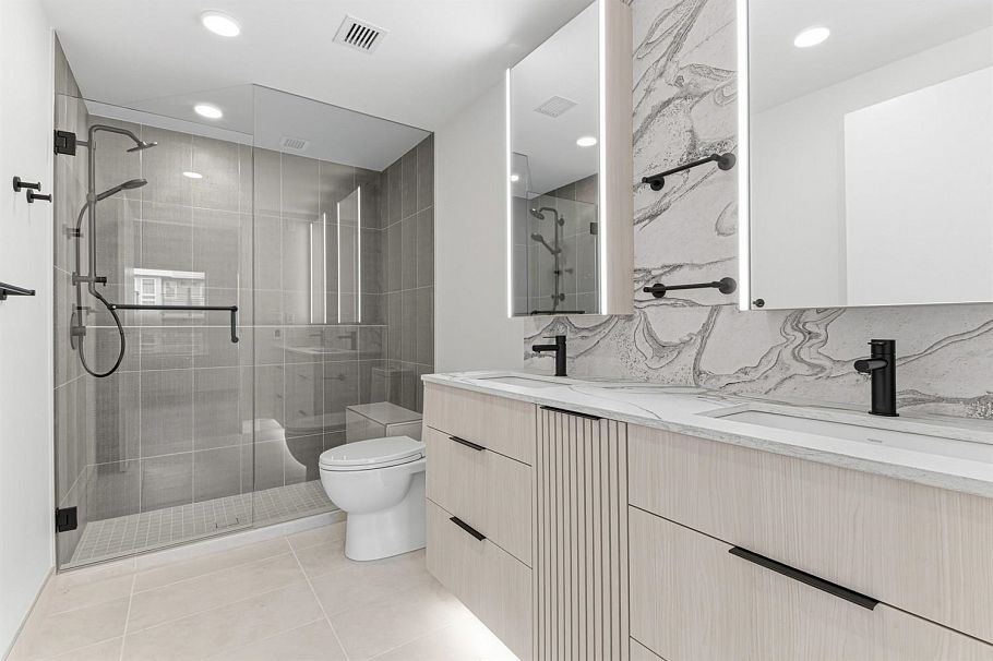 205 3590 W 39th Avenue Vancouver, BC - 9