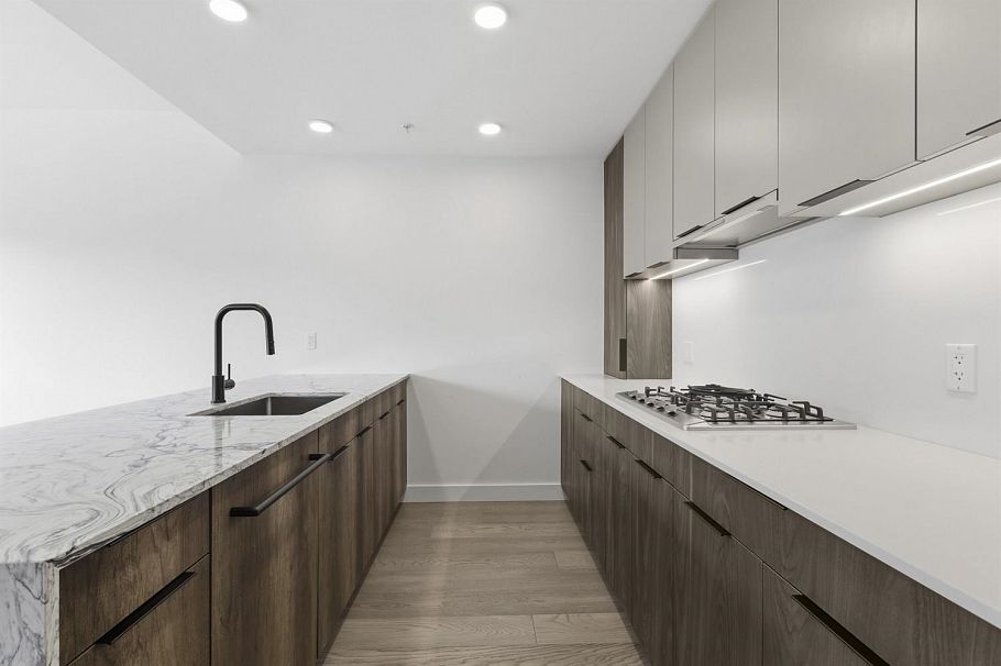 306 3590 W 39th Avenue Vancouver, BC - 4