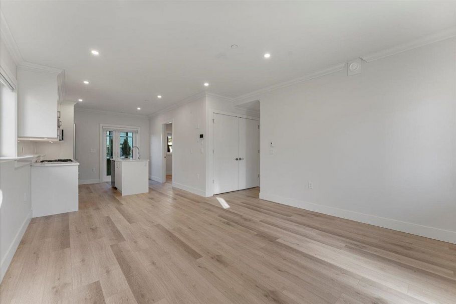 2229 W 16th Avenue Vancouver, BC - 13