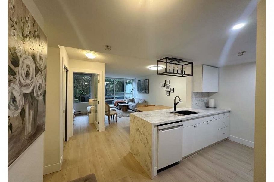 202 1033 Marinaside Crescent Vancouver, BC - 3