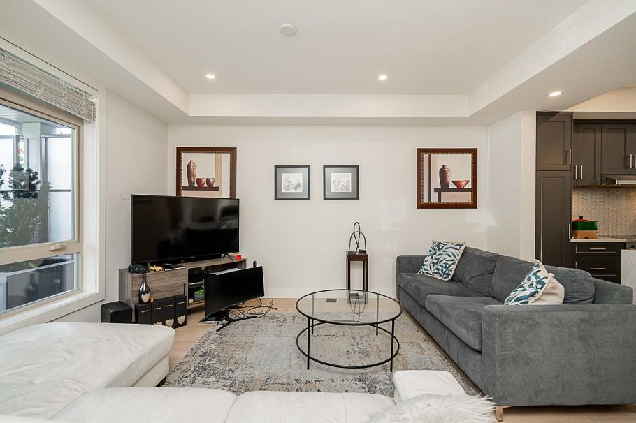 4 115 W Queens Road North Vancouver, BC - 5