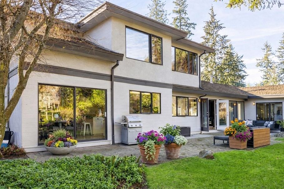 4198 Sunset Boulevard North Vancouver, BC - 1