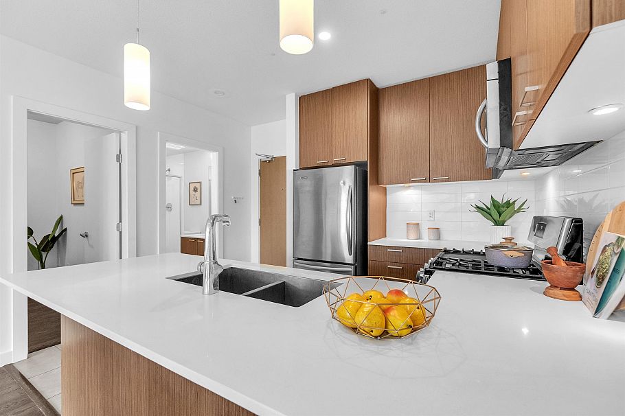 202 1330 Marine Drive North Vancouver, BC - 11