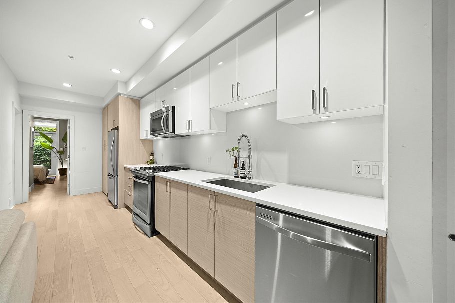 10 1419 E 1st Avenue Vancouver, BC - 10