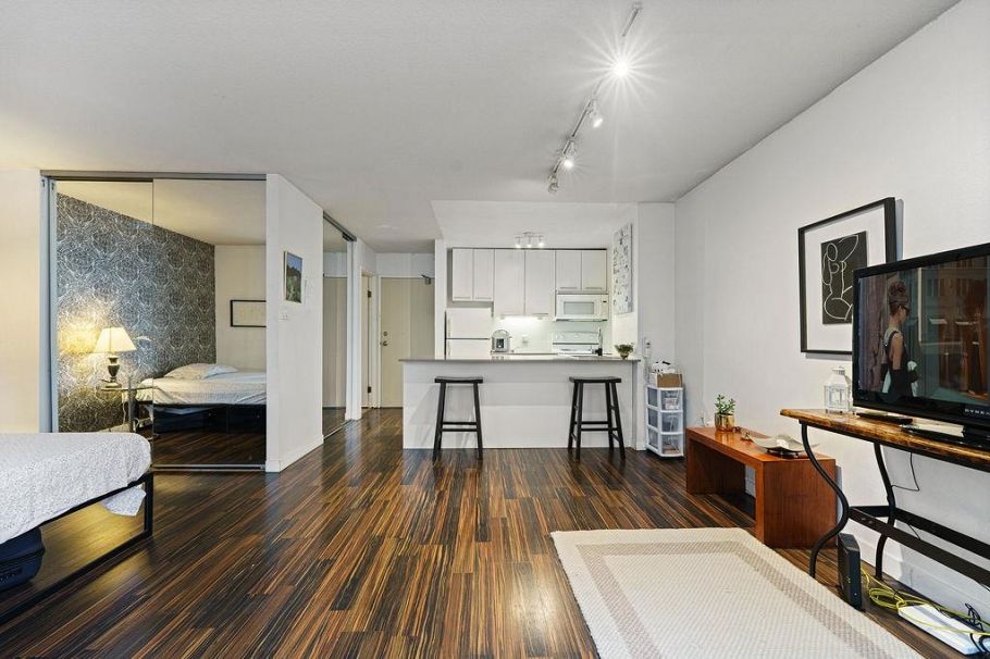 301 1333 Hornby Street Vancouver, BC - 17