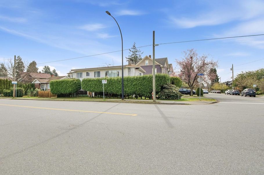 407 E 13th Street North Vancouver, BC - 21
