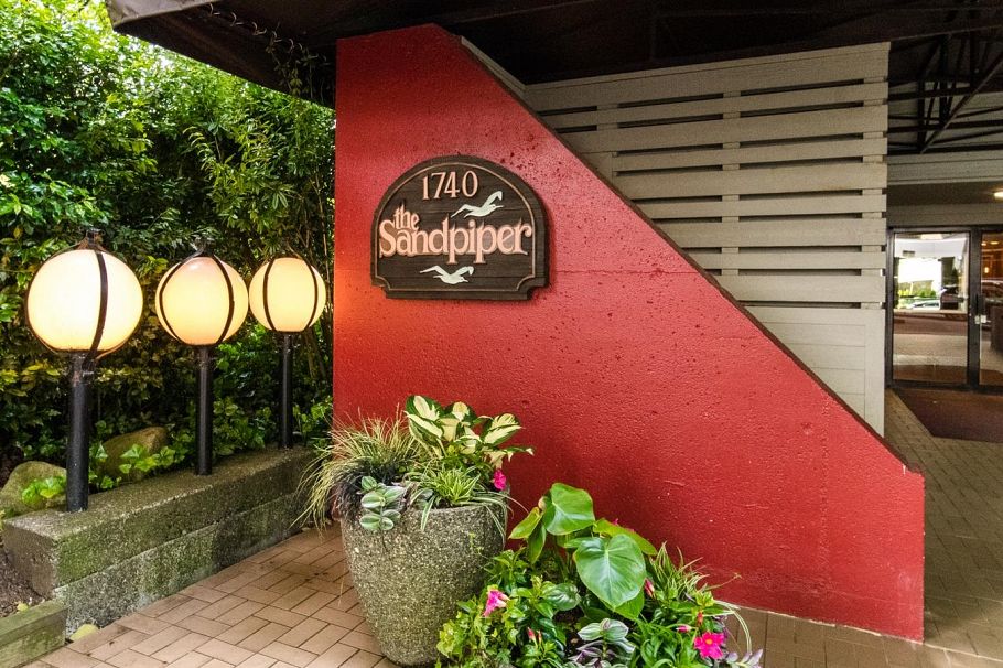 406 1740 Comox Street Vancouver, BC - 29