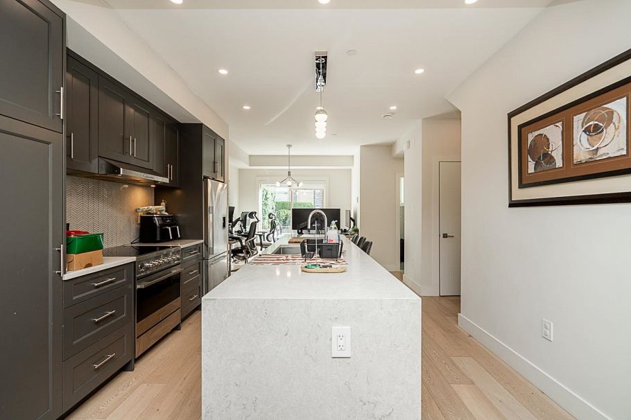 4 115 W Queens Road North Vancouver, BC - 7