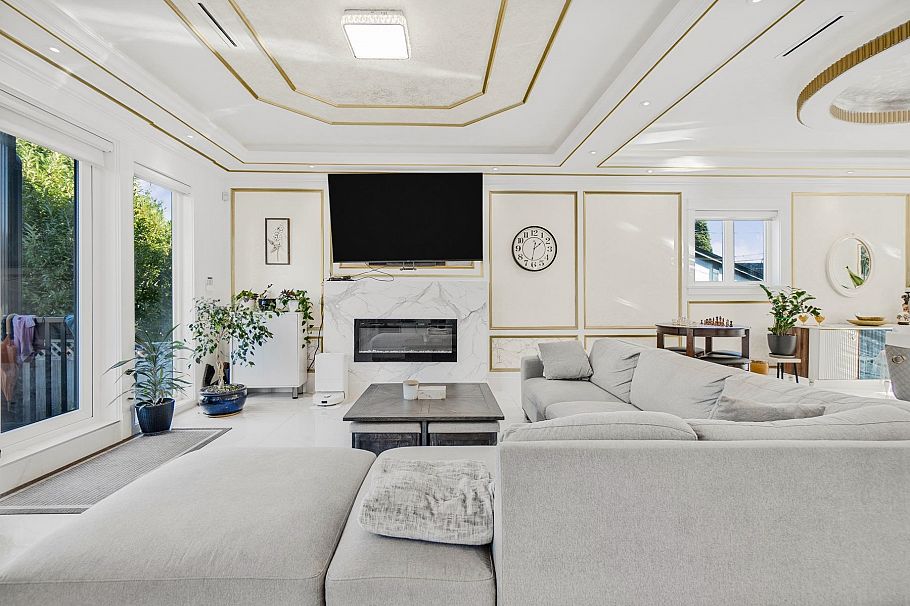 512 W 23rd Street North Vancouver, BC - 19