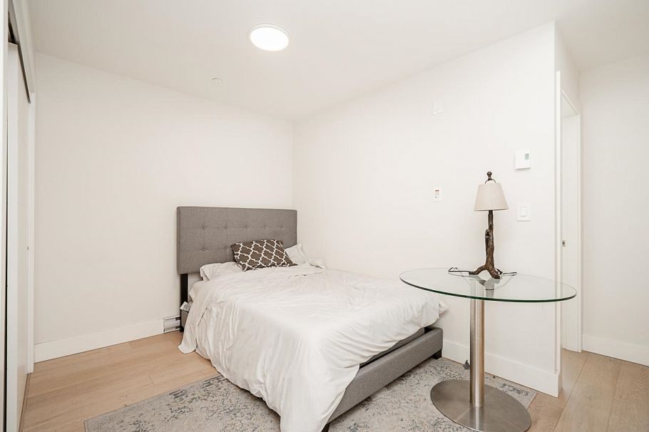 4 115 W Queens Road North Vancouver, BC - 12