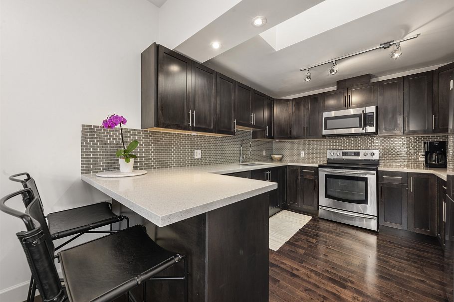 1858 W 1st Avenue Vancouver, BC - 16