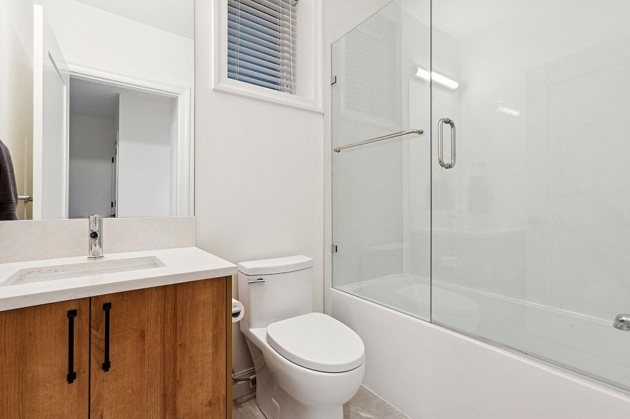 2975 W 15th Avenue Vancouver, BC - 34