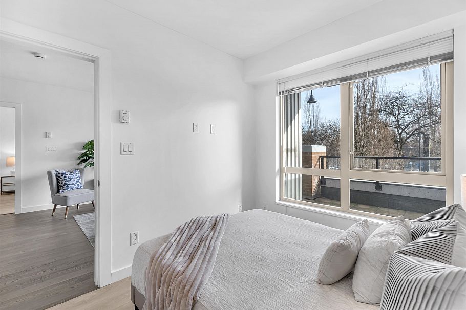 202 1330 Marine Drive North Vancouver, BC - 16