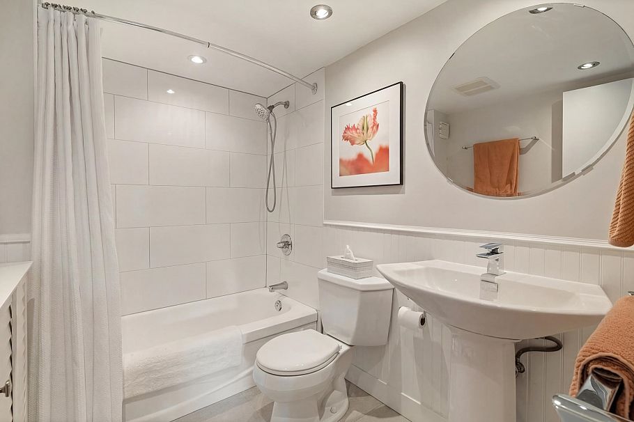 406 1740 Comox Street Vancouver, BC - 25