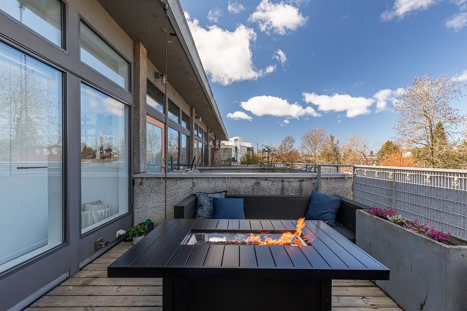 396 E 15th Avenue Vancouver, BC - 22