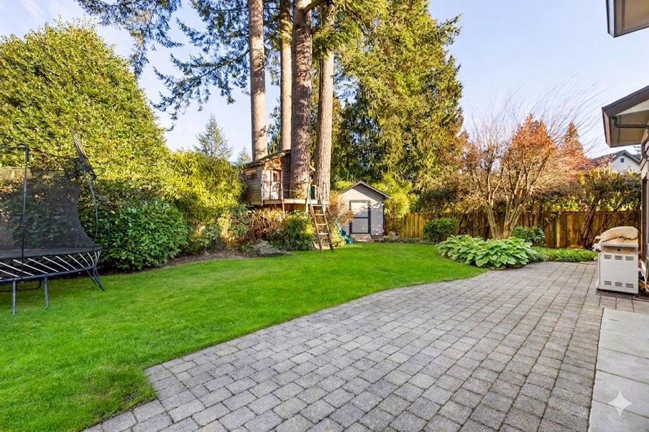 4198 Sunset Boulevard North Vancouver, BC - 34