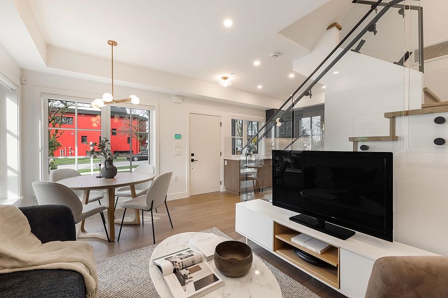 2 550 Kaslo Street Vancouver, BC - 5