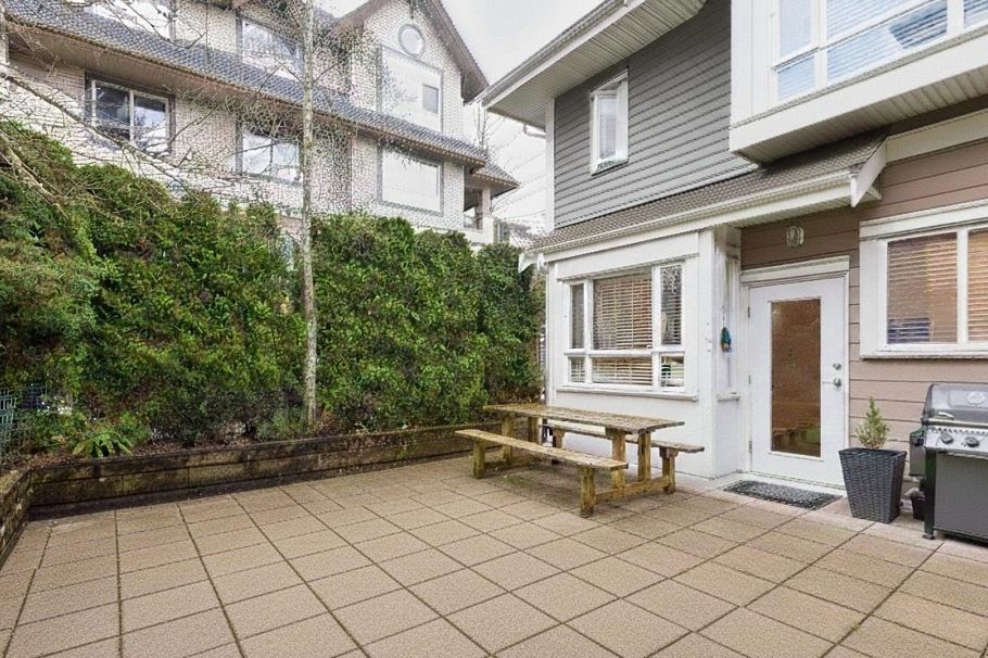 158 W 22nd Street North Vancouver, BC - 2