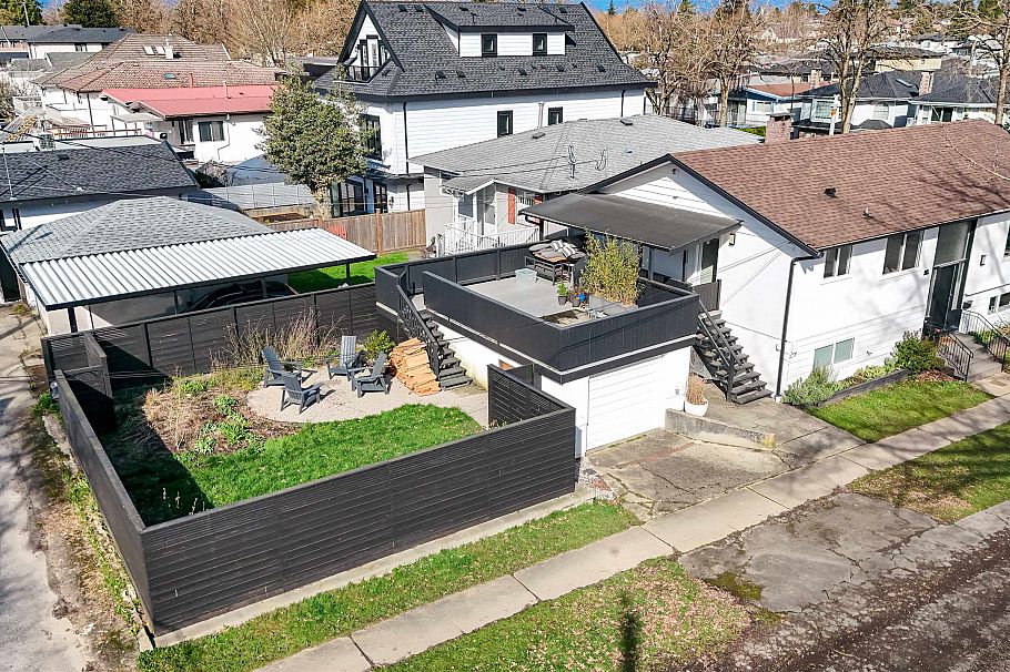 995 E 47th Avenue Vancouver, BC - 33