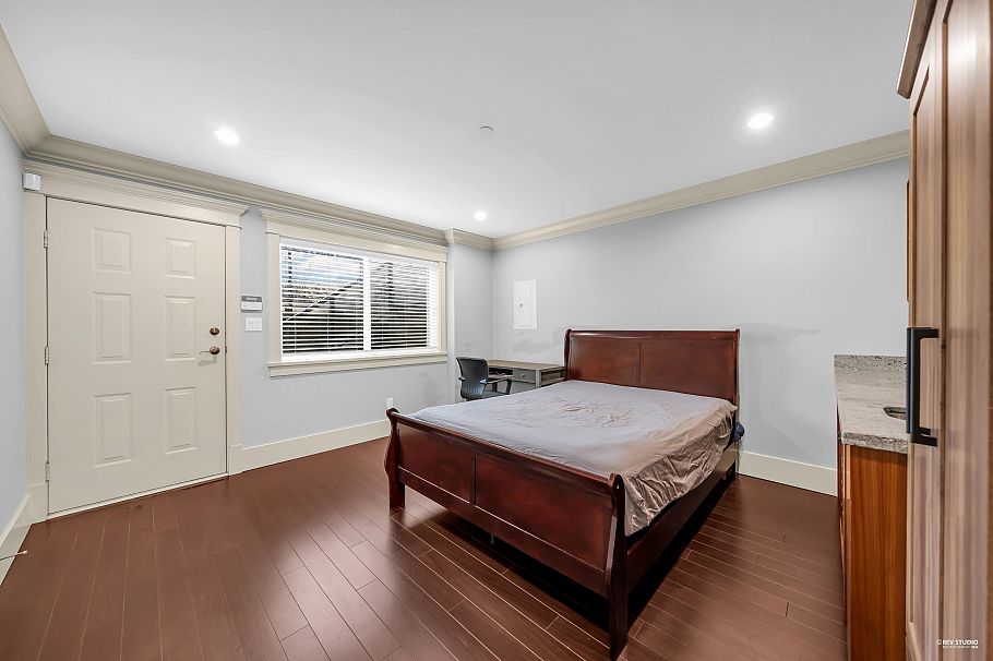 4009 W 11th Avenue Vancouver, BC - 32