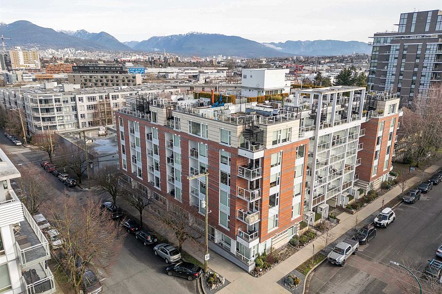 521 311 E 6 Avenue Vancouver, BC - 2