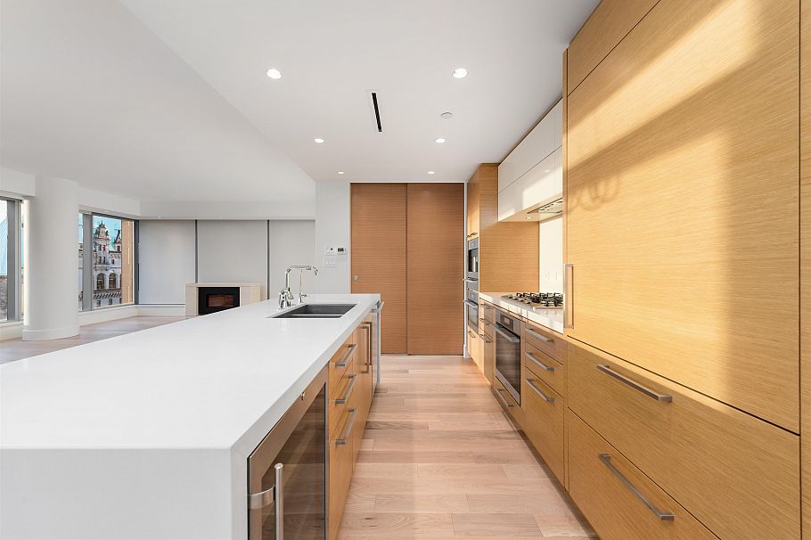 2301 667 Howe Street Vancouver, BC - 12