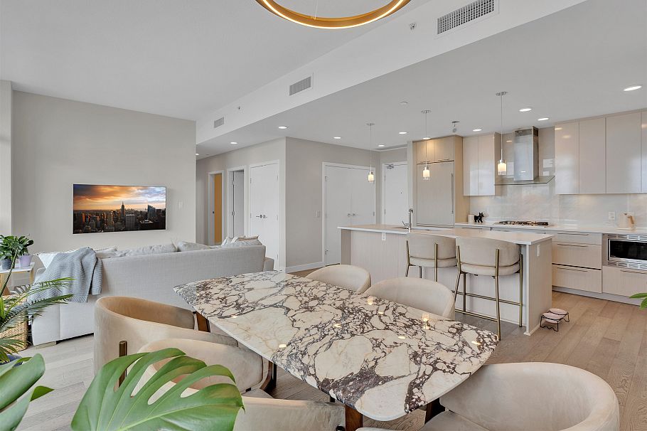 505 5033 Cambie Street Vancouver, BC - 1