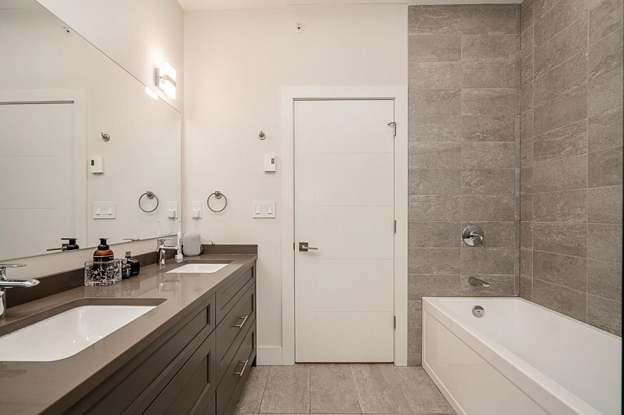 4 115 W Queens Road North Vancouver, BC - 25