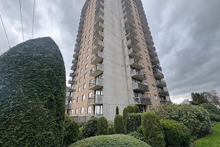 1903 145 St. Georges Avenue North Vancouver, BC - 23