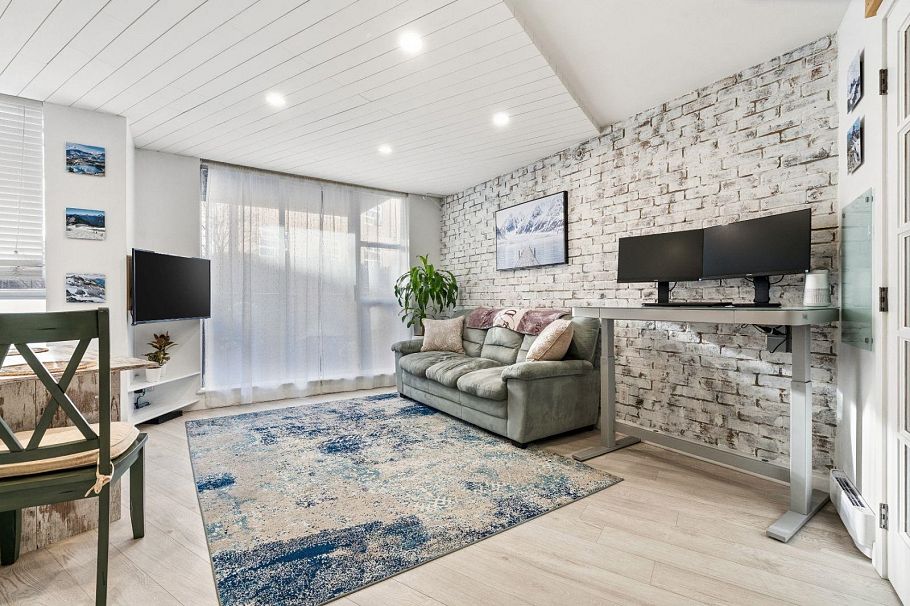 202 1199 Seymour Street Vancouver, BC - 4