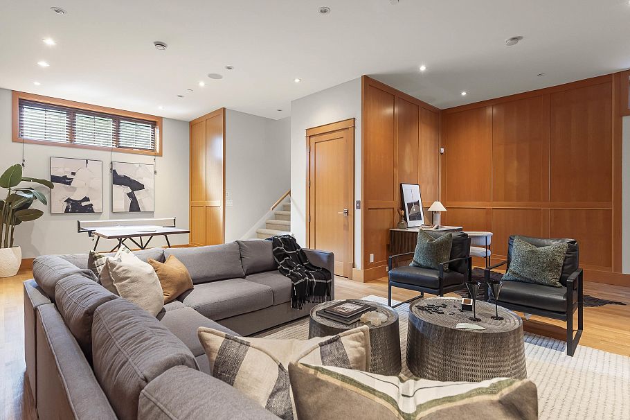 3483 Collingwood Street Vancouver, BC - 34