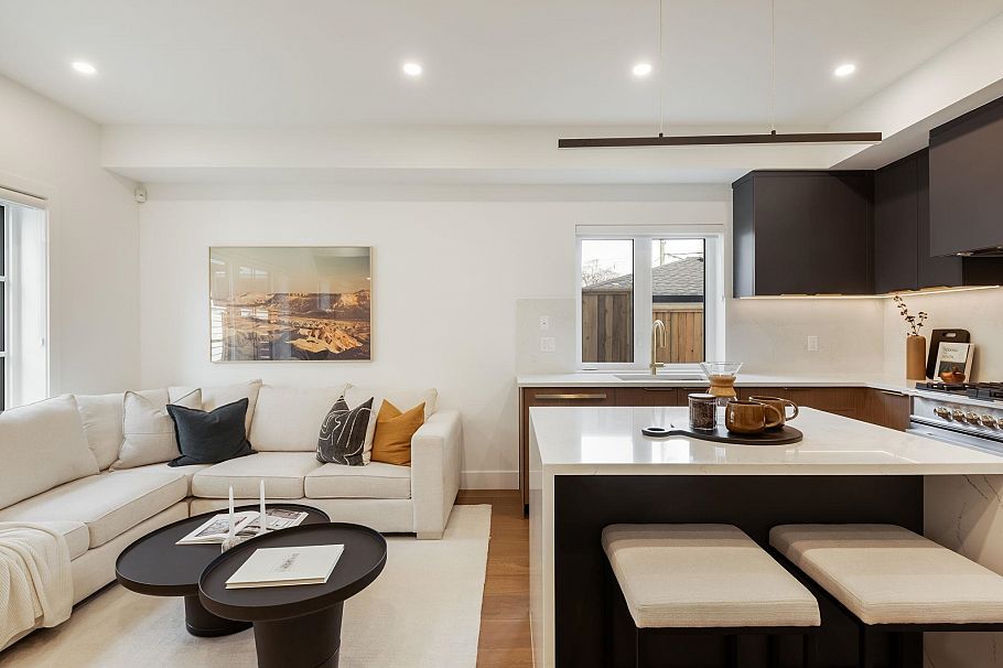 1 552 Kaslo Street Vancouver, BC - 3