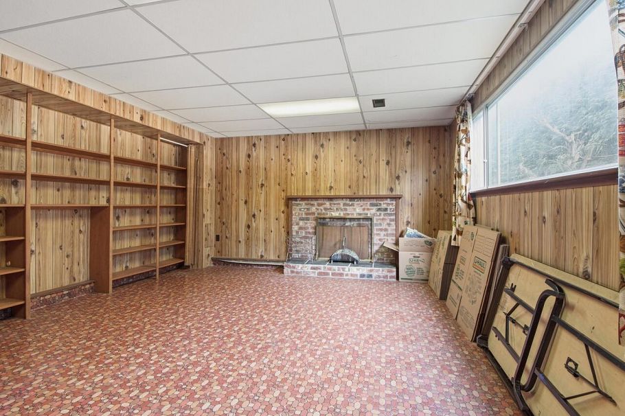 407 E 13th Street North Vancouver, BC - 16