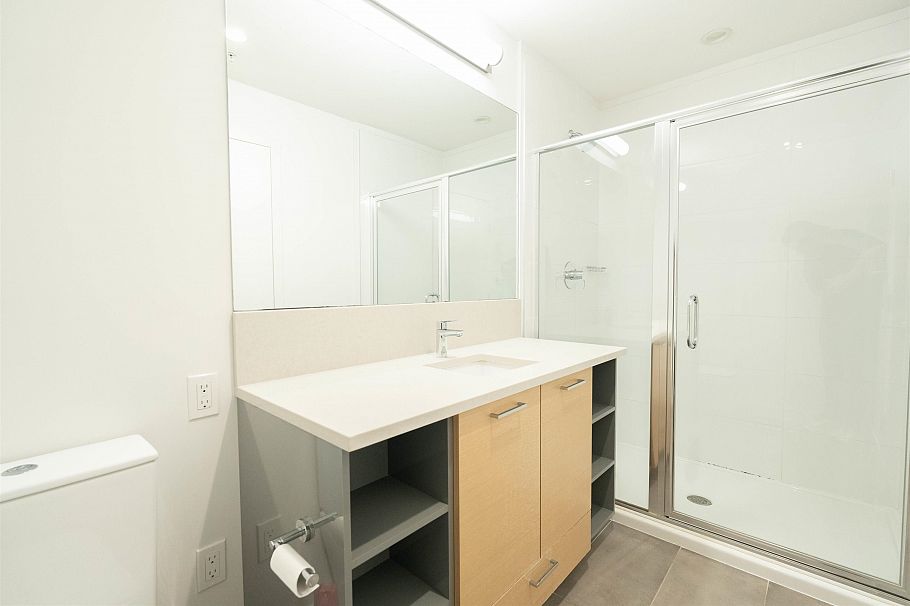 303 3581 Ross Drive Vancouver, BC - 7