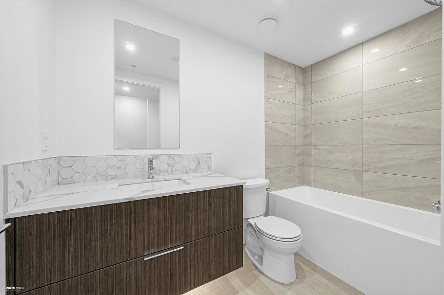 202 2075 E 1st Avenue Vancouver, BC - 25