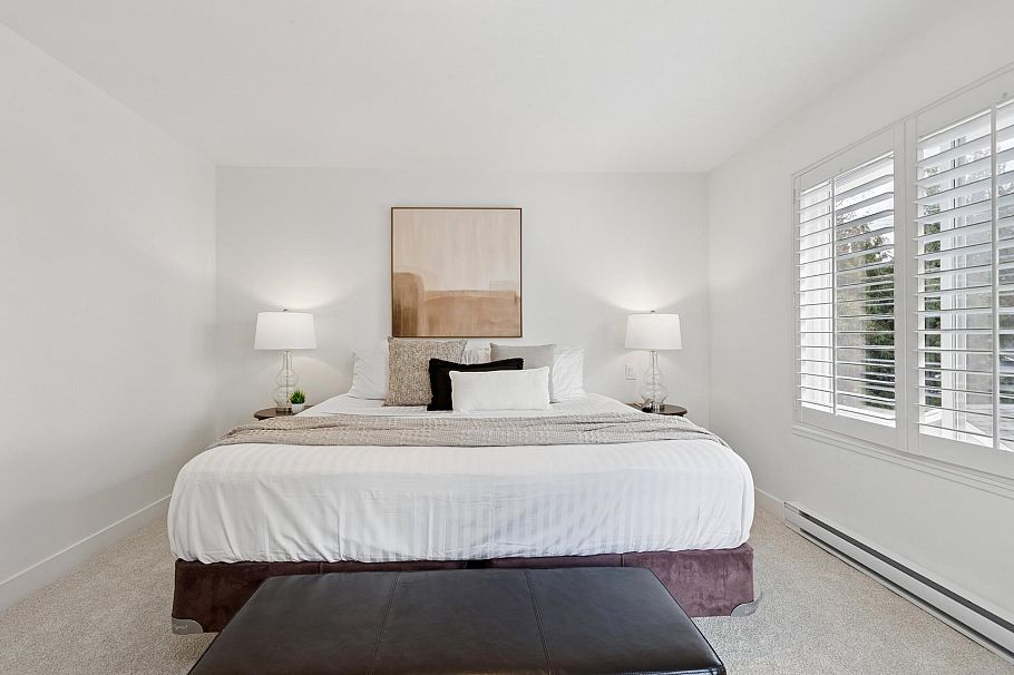 205 E 18th Street North Vancouver, BC - 18