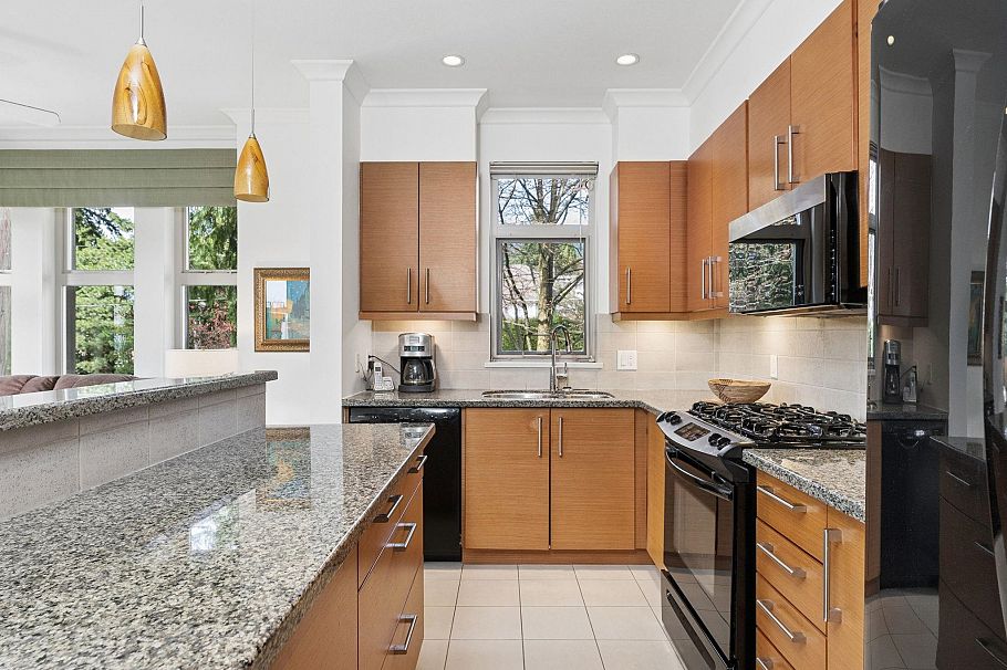 306 188 W 29th Street North Vancouver, BC - 6