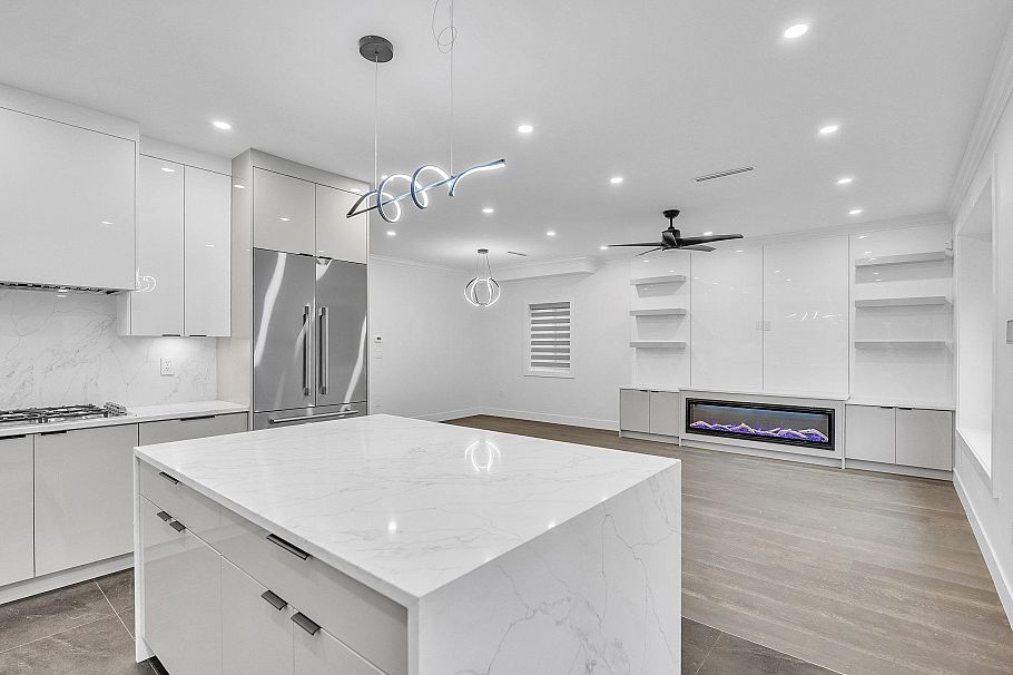 812 Montroyal Boulevard North Vancouver, BC - 11