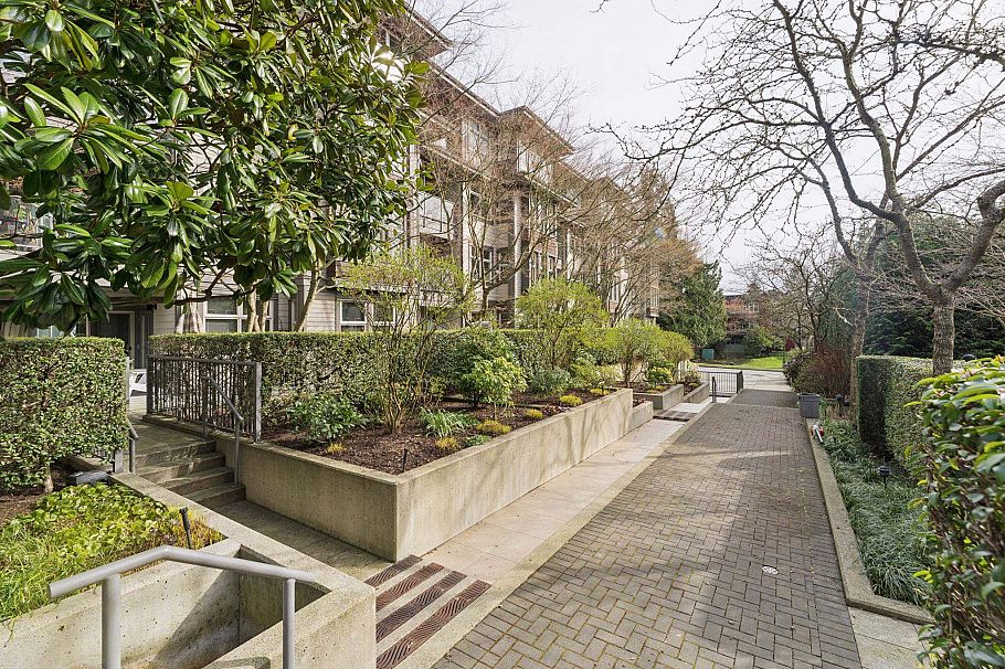 306 188 W 29th Street North Vancouver, BC - 17