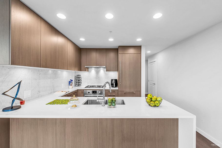 1102 3533 Ross Drive Vancouver, BC - 16