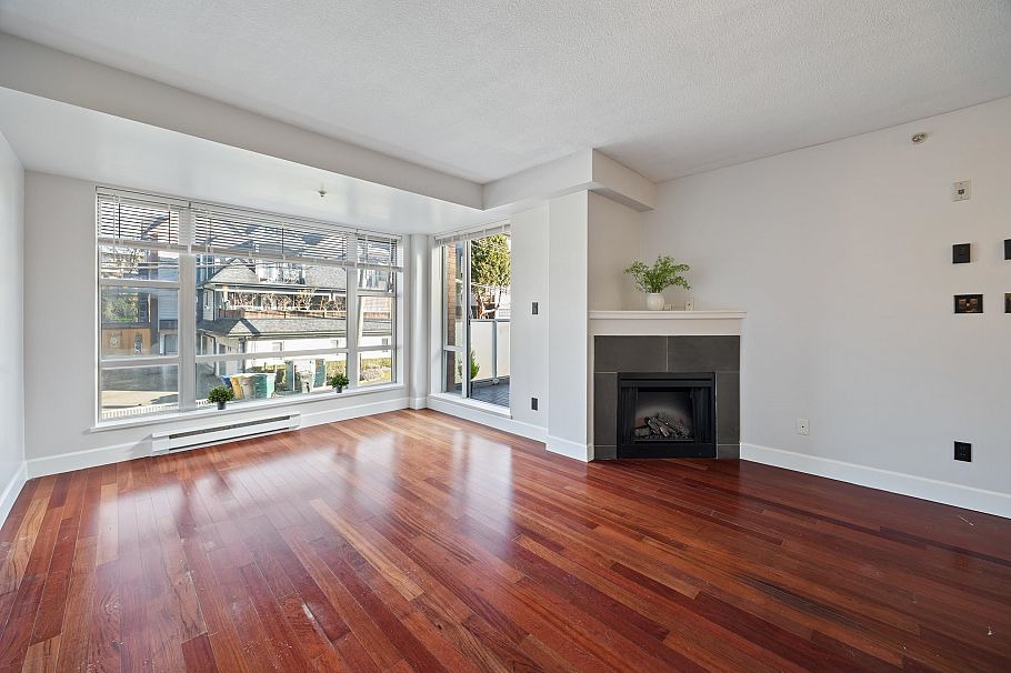 413 3811 Hastings Street Burnaby, BC - 3