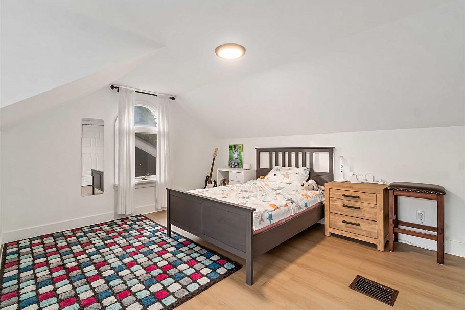 3322 W 38th Avenue Vancouver, BC - 24