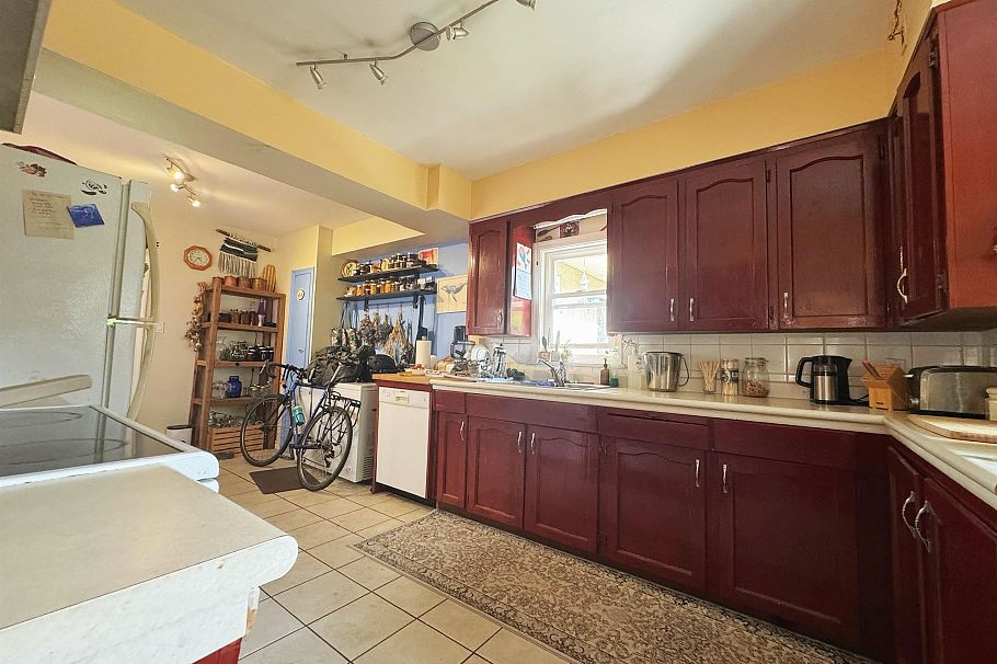 5569 Culloden Street Vancouver, BC - 7