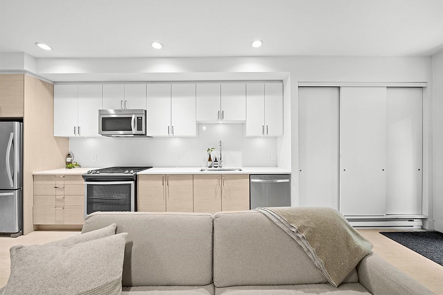 10 1419 E 1st Avenue Vancouver, BC - 12