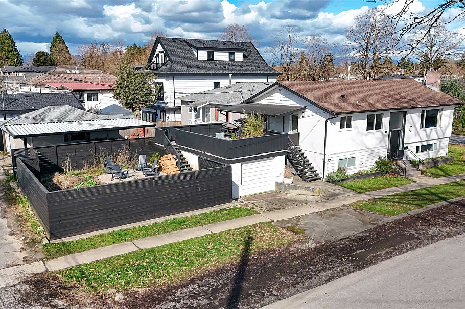 995 E 47th Avenue Vancouver, BC - 34