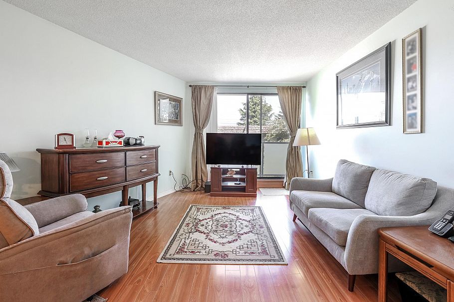 205 665 E 6th Avenue Vancouver, BC - 3