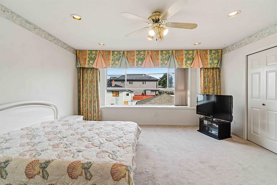 1769 E 49th Avenue Vancouver, BC - 12