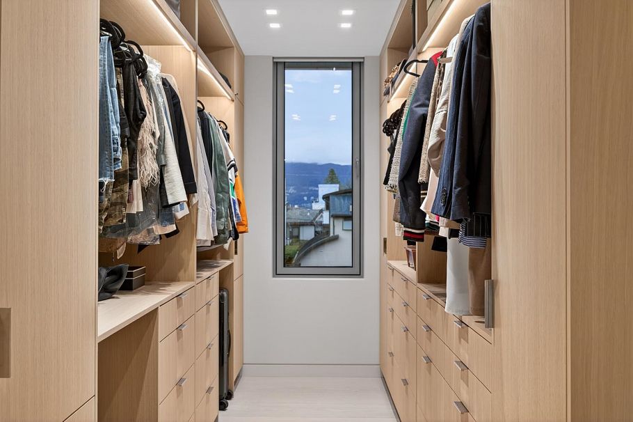 4521 Langara Avenue Vancouver, BC - 14