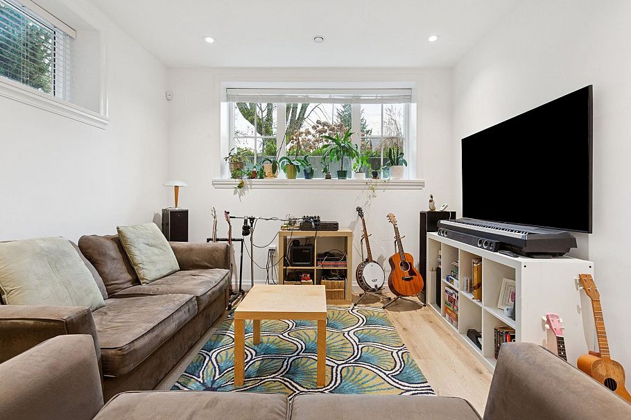 2975 W 15th Avenue Vancouver, BC - 30